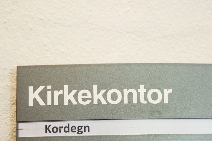 Åbningstider & kontakt